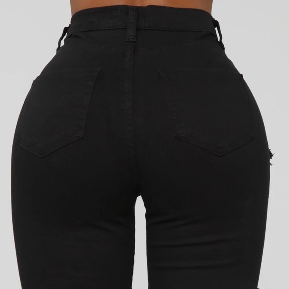 Fashion Nova Destroyed Bermuda Midi Shorts - Black​​​​​​​​​​ - Picture 3 of 4